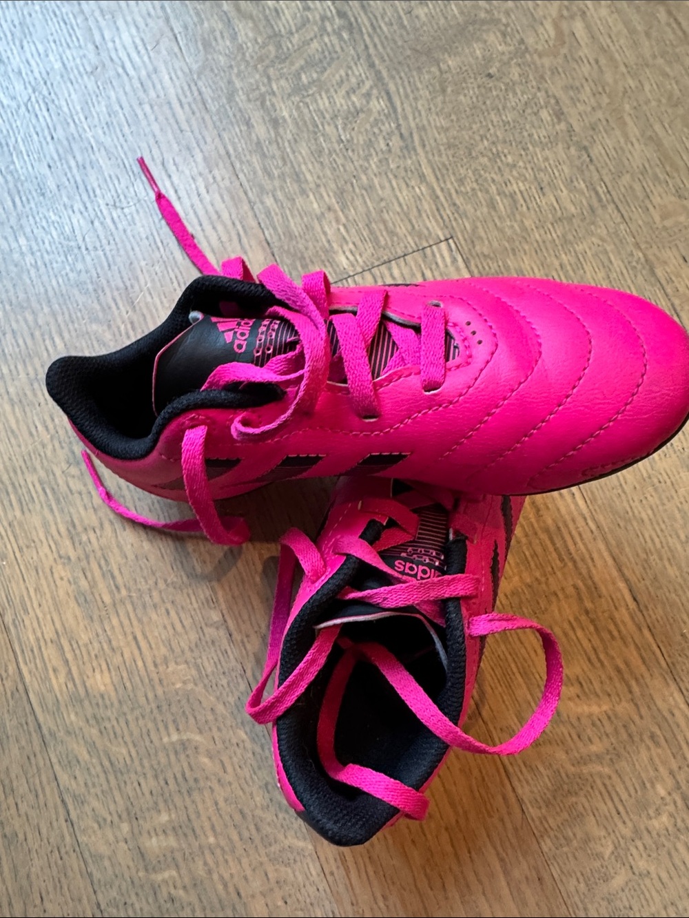 adidas Kids Hot Pink Soccer cleats (barely worn)